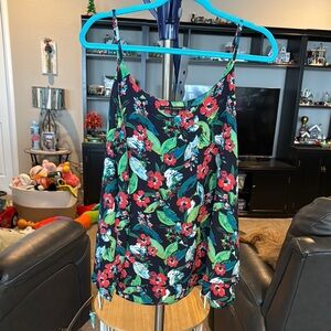 Zac & Rachel sleeveless multicolored Floral Print Women's Top. Size Large